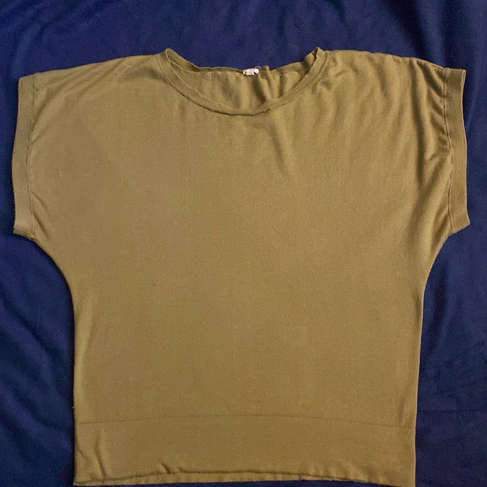 Short sleeve top